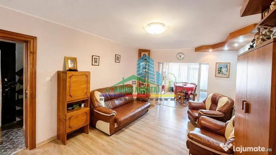 Apartament cu 3 camere decomandat în Central