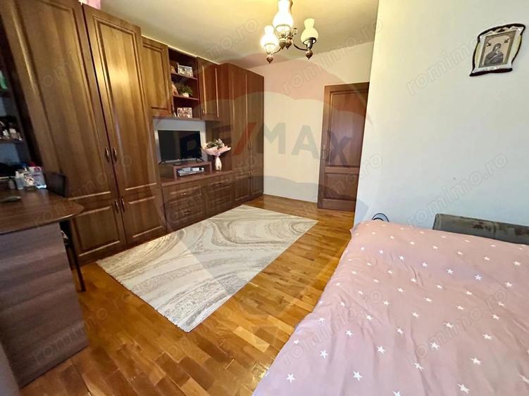 Casă cu 4 camere cu Teren 589 Mp în Sântandrei