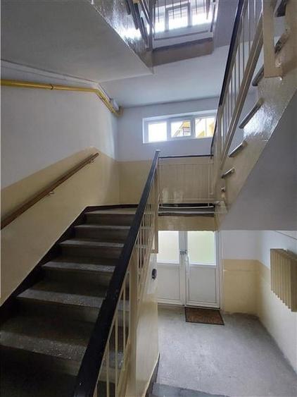 Apartament cu 3 camere decomandat în Podgoria