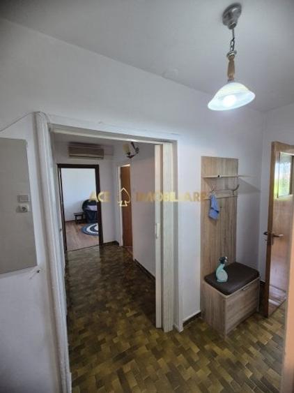 Apartament cu 2 camere decomandat, mobilat în Titan