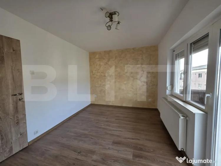 Apartament cu 3 camere decomandat în Micro 16