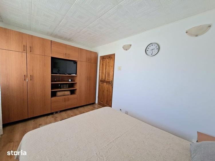 Apartament cu 2 camere semidecomandat în Craiovița Nouă