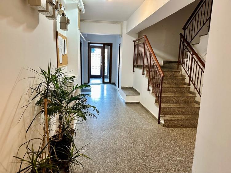 Apartament cu 2 camere decomandat în Aviației