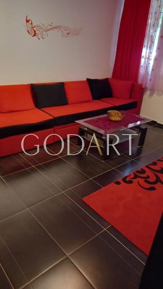 Apartament cu 2 camere semidecomandat, mobilat în Dristor