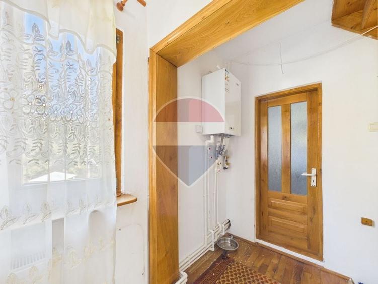 Casă individuală cu 6 camere cu Teren 2208.6398925781 Mp în Breaza de Jos