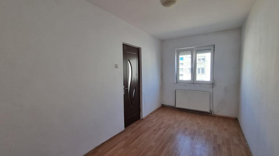 Apartament cu 2 camere semidecomandat în Micro 14