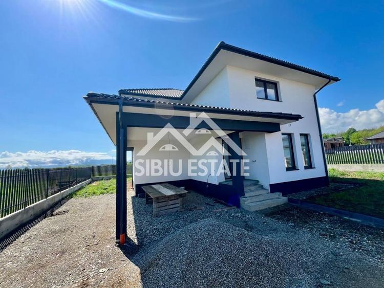 Casă individuală cu 5 camere cu Garaj în Arhitecților - Calea Cisnădiei