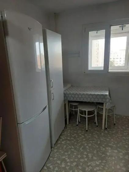 Apartament cu 3 camere decomandat în Rahova