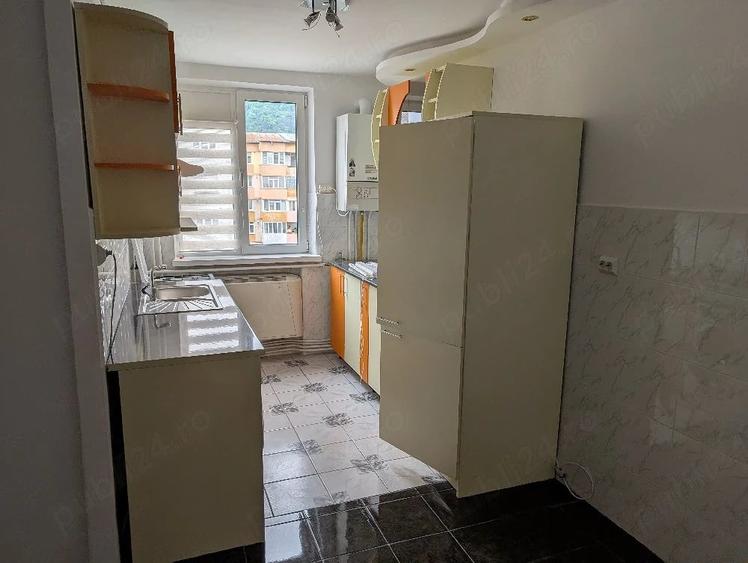 Apartament cu 2 camere decomandat în Precista