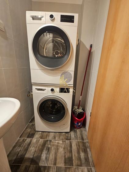 Apartament cu 3 camere decomandat, mobilat în Doamna Ghica