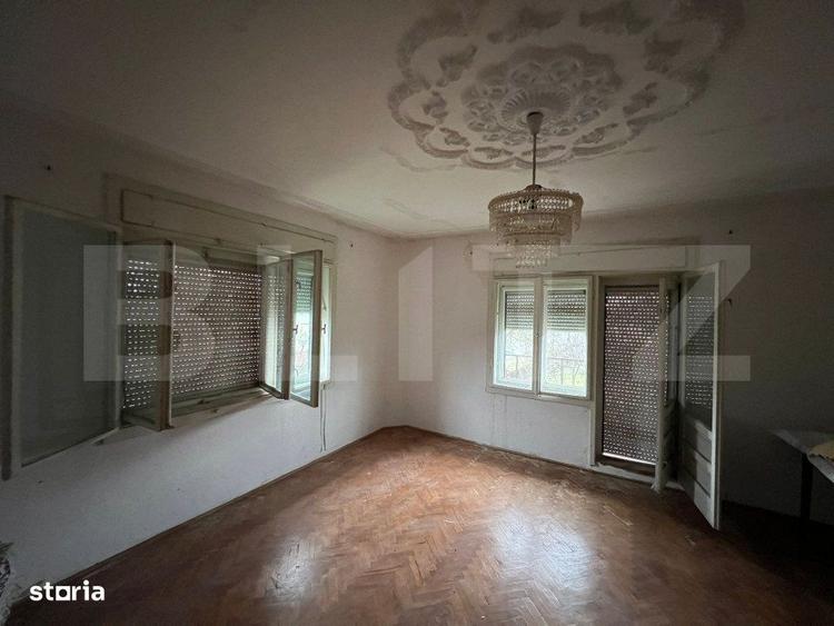 Casă cu 4 camere în Medieșu Aurit