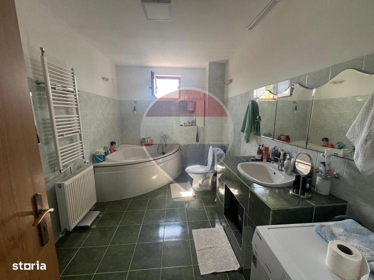 Casă cu 3 camere în Mândrești-Moldova