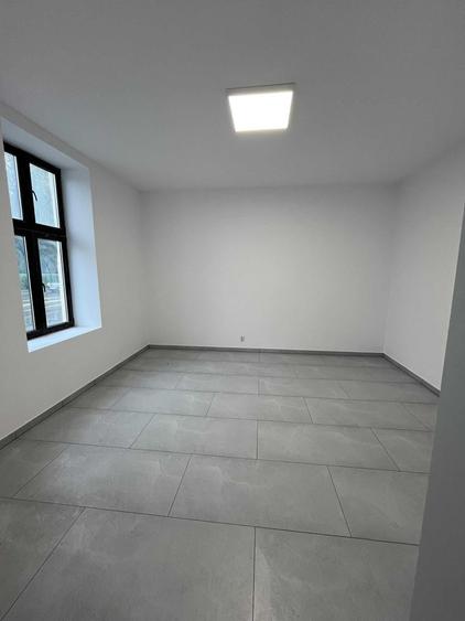 Spațiu comercial, de 20 mp, în Central
