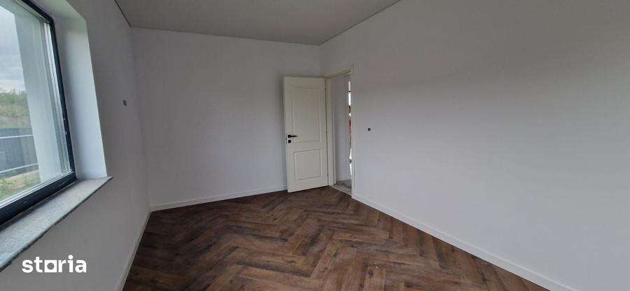 Casă cu 3 camere cu Teren 400 Mp în Bucium