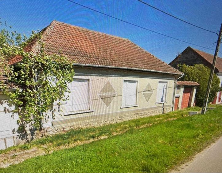 Casă cu 4 camere în Ginta