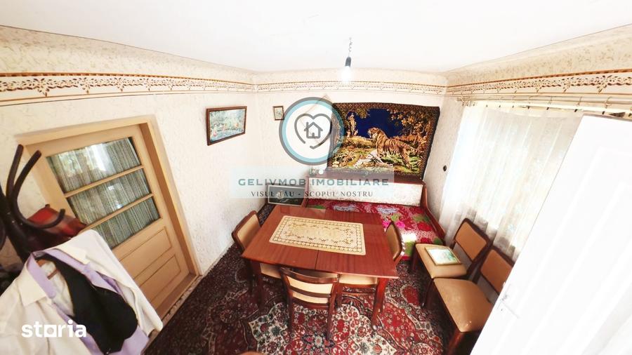Casă cu 5 camere cu Teren 1158 Mp în Ariceștii Rahtivani