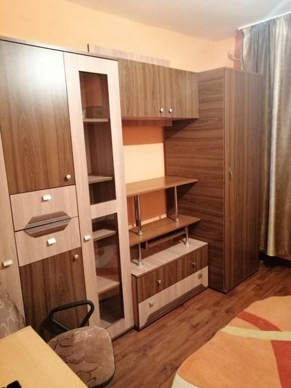 Garsonieră decomandată în UMT