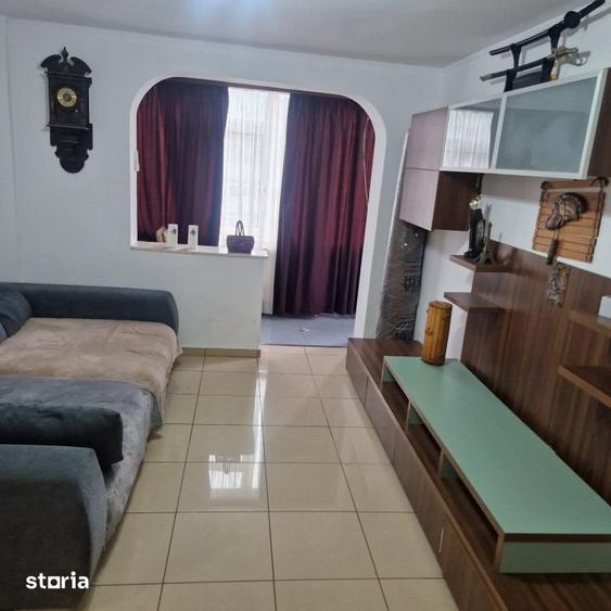Apartament cu 3 camere, mobilat în Central