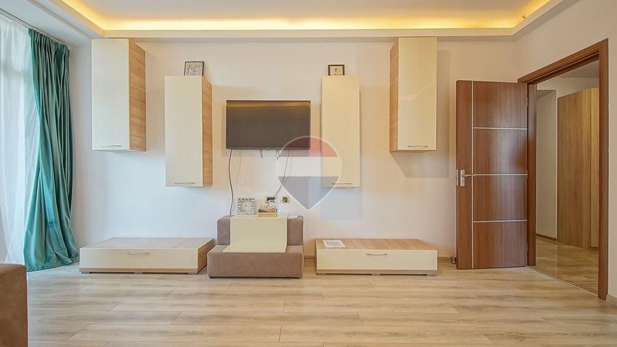Apartament cu 2 camere decomandat, mobilat în Tractorul