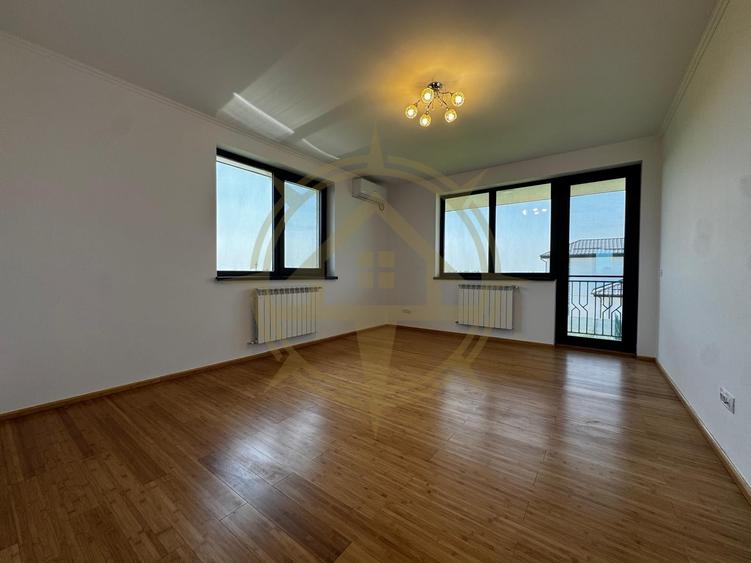 Casă cu 5 camere cu Teren 500 Mp în Dumbrăveni