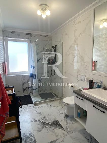 Casă individuală cu 4 camere cu Piscina în Exterior Sud