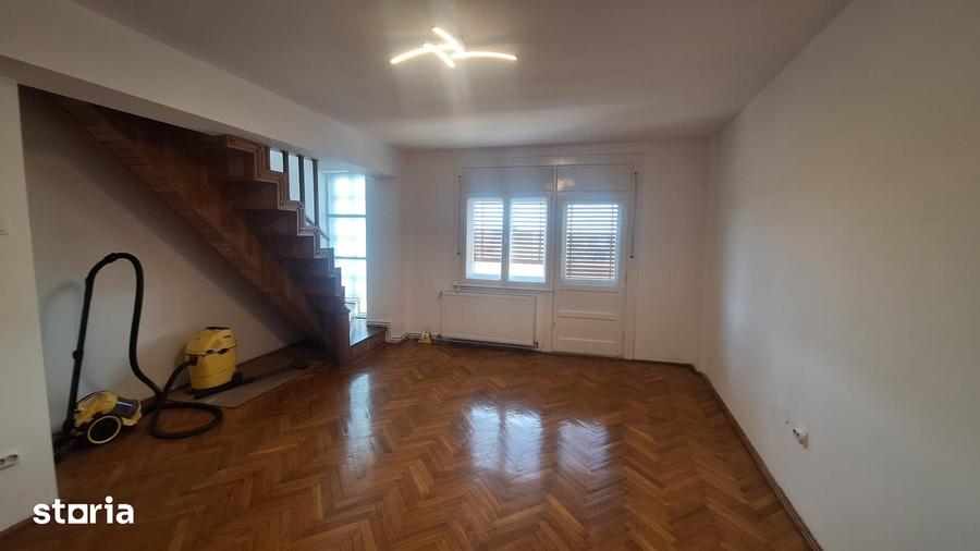 Apartament cu 4 camere în Olimpia-Stadion