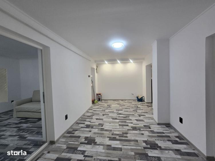 Spațiu comercial, de 54 mp, în Școlilor