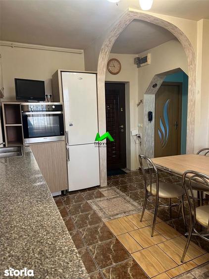 Apartament cu 3 camere decomandat, mobilat în Terezian