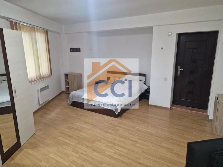 Garsonieră decomandată în Cornișa