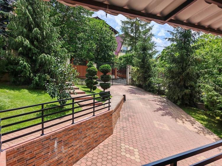 Casă cu Teren 850 Mp în Europa