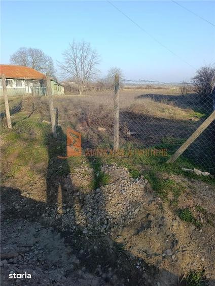 Teren de 4232 mp, în Merei
