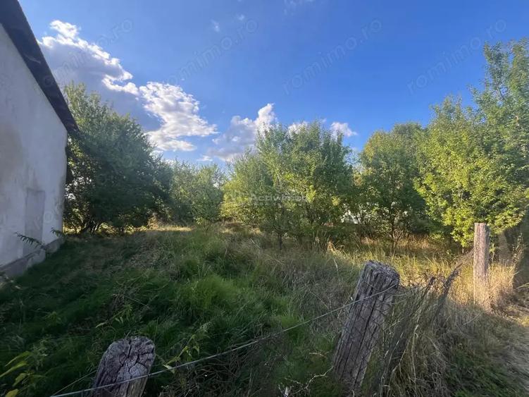 Teren de 1060 mp, în Darova