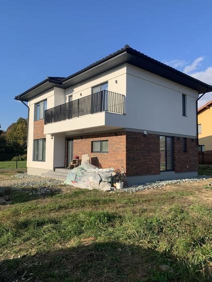 Casă cu 4 camere în Central