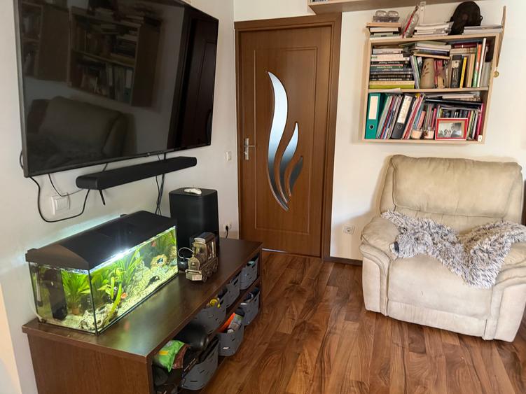 Casă individuală cu 5 camere cu Canalizare în Fratelia