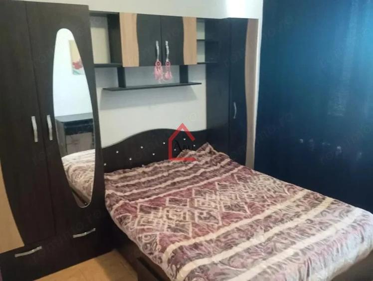 Apartament cu 2 camere decomandat în Filiași