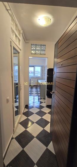 Apartament cu 3 camere semidecomandat, mobilat în Obor