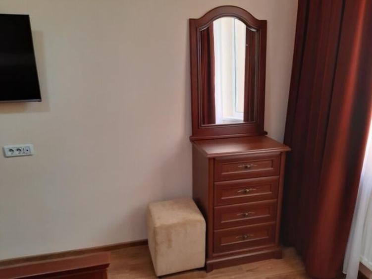 Apartament cu 3 camere decomandat, mobilat în Ultracentral