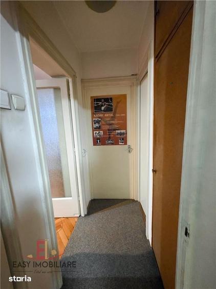 Apartament cu 3 camere decomandat în 22 Decembrie 1989