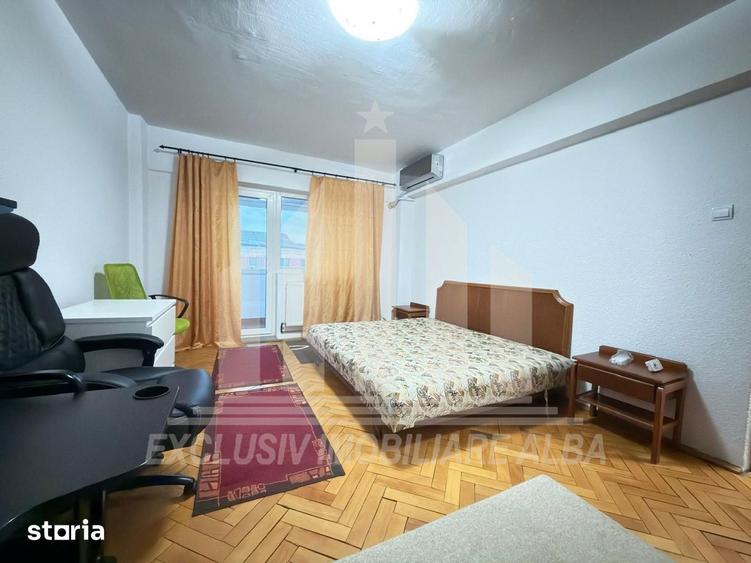 Apartament cu 3 camere decomandat, mobilat în Cetate
