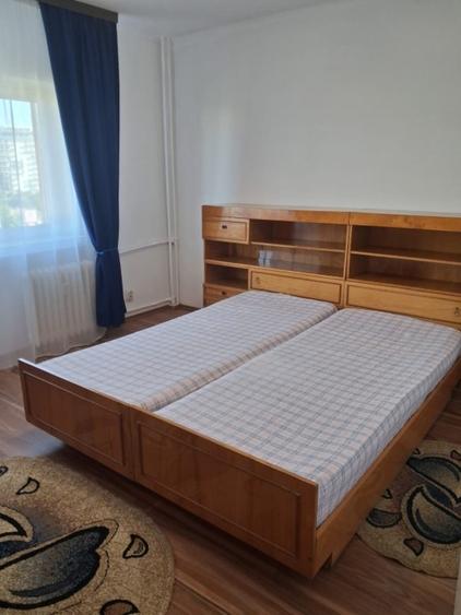 Apartament cu 2 camere decomandat, mobilat în Sebastian