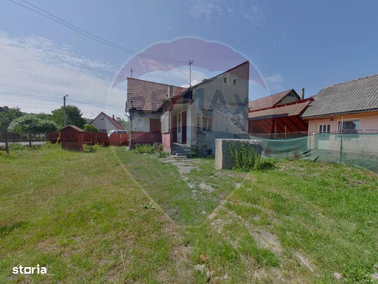 Casă cu 4 camere decomandat cu Teren 2732 Mp în Câmpulung la Tisa