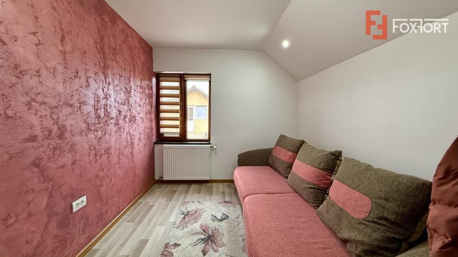 Casă individuală cu 4 camere cu Canalizare în Sânandrei