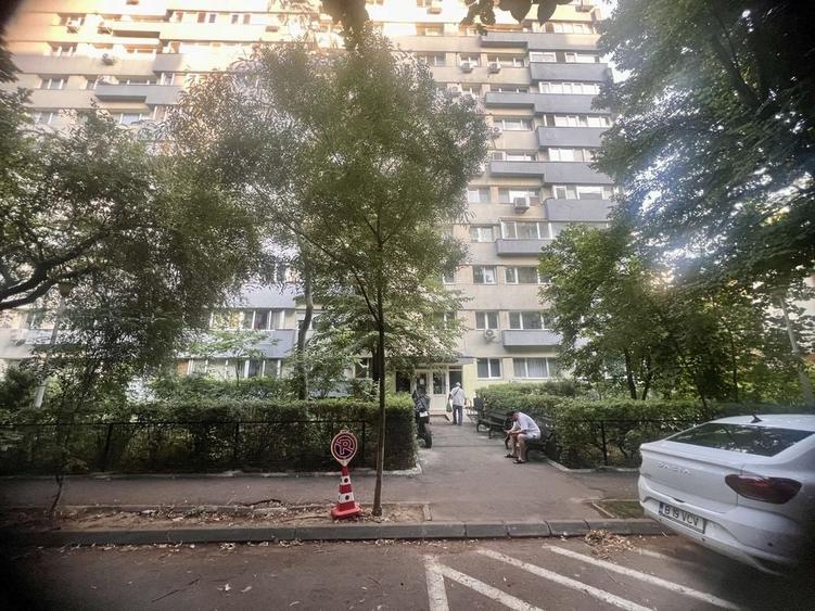 Apartament cu 2 camere semidecomandat în Jiului