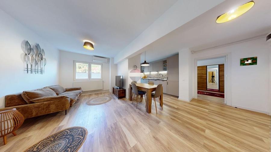 Apartament cu 3 camere decomandat, mobilat în Răcădău