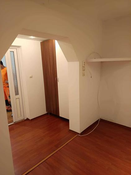 Apartament cu 2 camere semidecomandat în Buziașului