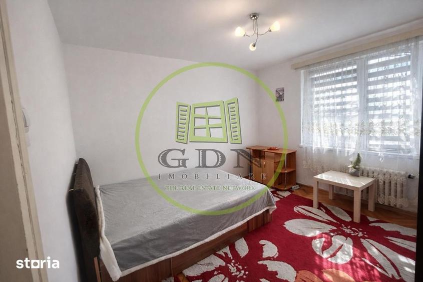 Apartament cu 3 camere decomandat, mobilat în Pajura