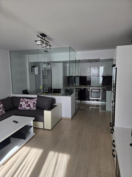 Apartament cu 3 camere decomandat în Lazaret