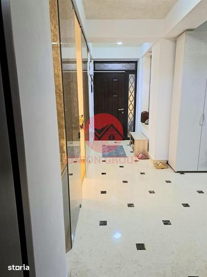 Casă cu 10 camere cu Teren 394 Mp în Central