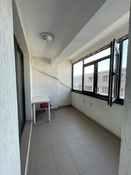 Apartament cu 2 camere decomandat în Roșu