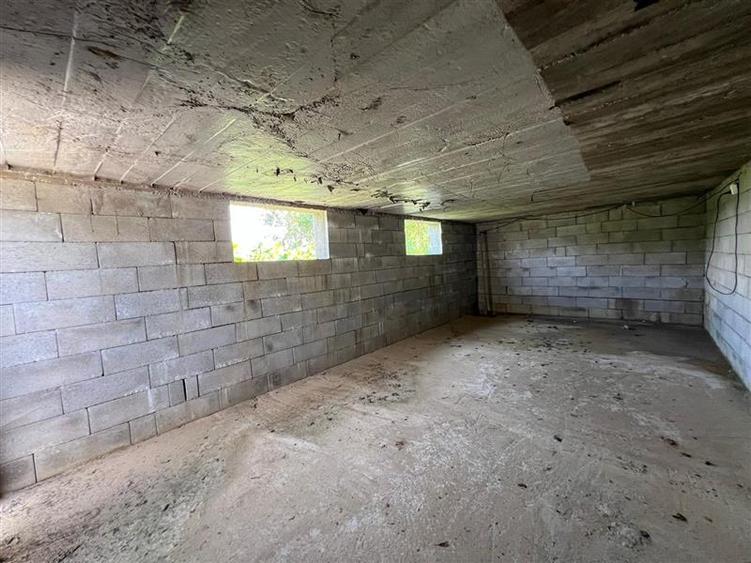 Casă individuală cu 5 camere cu Teren 4316 Mp în Petreu